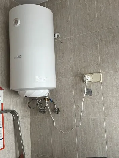 Tapo P115 instalado en termo eléctrico – enchufe inteligente con medición